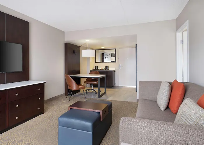 Embassy By Hilton East Hotel 4*