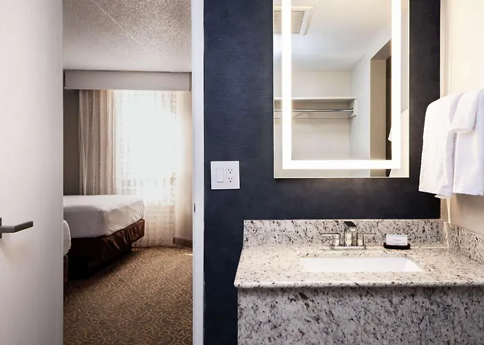 Hotel Embassy By Hilton East