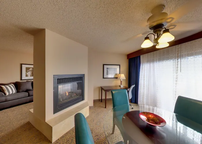 Hotel Embassy By Hilton East 4*