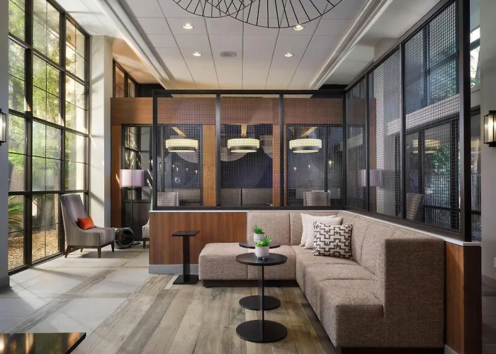 Embassy By Hilton East 4* Tucson