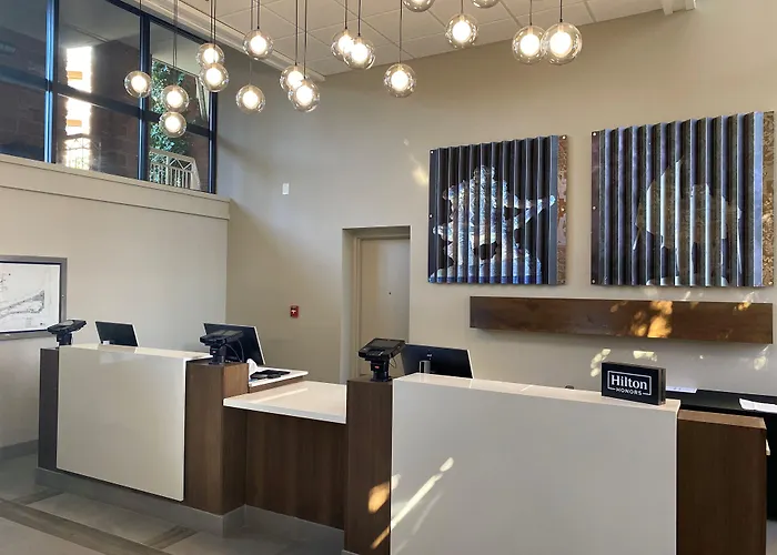 Hotel Embassy By Hilton East 4*