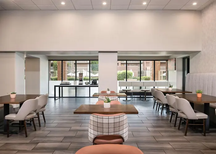 Embassy By Hilton East 4* Tucson