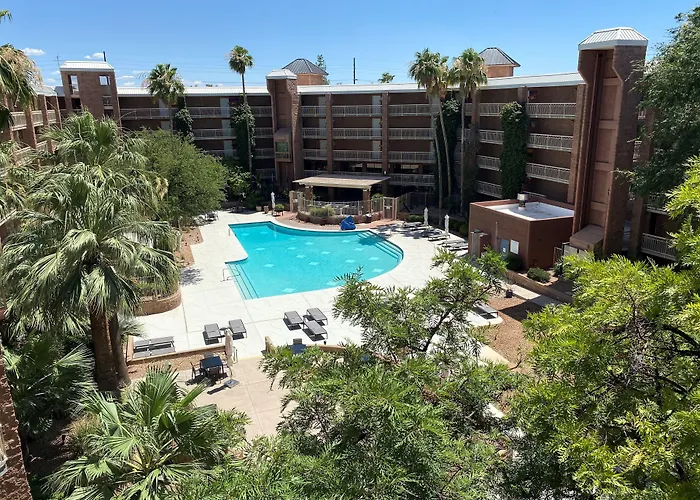 Hotel Embassy By Hilton East